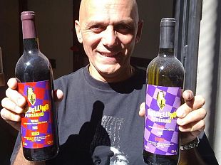 b106151238-contro-corrente-ha-aperto-oggi-il-ghibellino-persiano