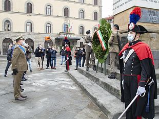 un-4-novembre-insolito-ma-significativo-le-forze-armate-in-piaza-dellunita-italiana