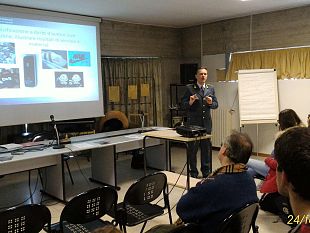 guardia-di-finanza-e-studenti-per-parlare-di-cultura-della-legalita-economica