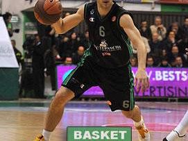 b106051447-siena-si-sbarazza-di-treviso-ed-e-finale-scudetto