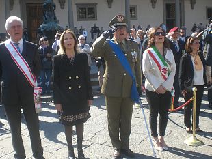 festa-della-repubblica-piazza-santissima-annunziata-in-festa