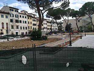 piazza-dei-ciompi-arrivano-libri-e-fiori