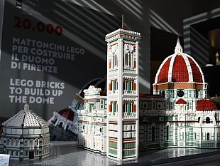 la-realizzazione-del-modellino-in-mattoncini-del-duomo-di-firenze
