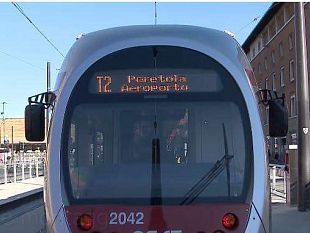 tramvia-linea-t2-prove-in-corso-possibili-disagi-e-rallentamenti