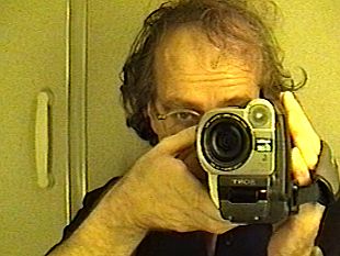 cinema-allastra-gli-ultimi-giorni-dellumanita-di-enrico-ghezzi