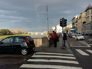 lite-dopo-un-sorpasso-urto-di-specchietti-automobilista-in-ospedale