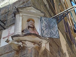 danneggiato-tabernacolo-cinquecentesco-in-via-del-corso