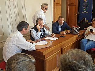 incendio-sui-monti-pisani-evacuate-le-abitazioni-500-gli-sfollati