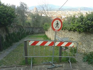 panorama-dissestato-firenze-crolla-nel-silenzio