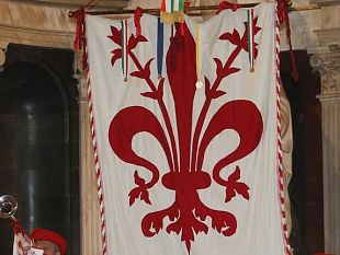 firenze-con-i-lavoratori-gkn-il-gonfalone-alla-manifestazione