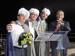 paolo-luccioli-si-aggiudica-allasta-un-casco-di-valentino-rossi