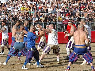 calcio-storico-2014-i-bianchi-conquistano-la-finale