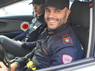 anziano-rimasto-vedovo-chiama-la-polizia-per-parlare-con-qualcuno