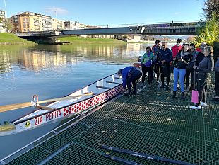 nuova-dragon-boat-per-la-canottieri-comunali-firenze-e-il-dono-di-zia-pepita
