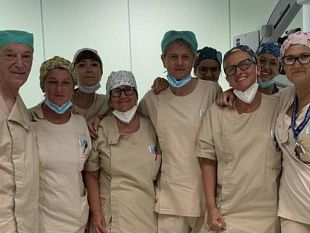 bimba-di-8-anni-torna-a-vedere-dopo-loperazione