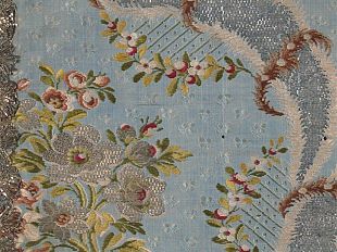 storie-di-abiti-e-devozione-doni-preziosi-dai-palazzi-alle-sacrestie