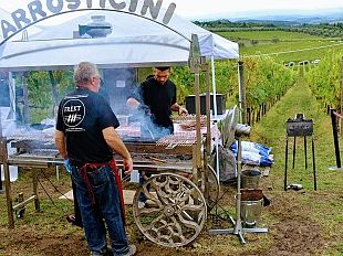 a-villa-a-sesta-torna-dituntor-il-festival-del-mangiar-con-le-mani