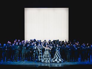 al-teatro-del-maggio-torna-la-traviata-con-la-regia-di-francesco-micheli