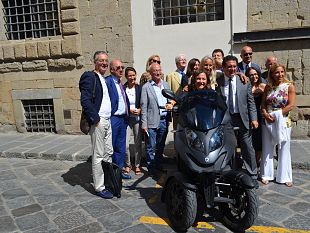 stasera-lotteria-di-beneficenza-alla-charity-dinner-il-cuore-di-firenze-per-gli-innocenti