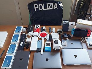 smartphone-ipad-e-telefonini-rubati-in-un-magazzino-di-stoccaggio