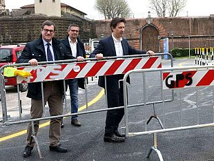 tramvia-aperta-la-nuova-corsia-su-piazza-bambine-e-bambini-di-beslan