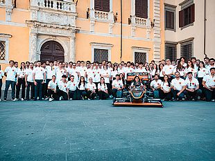 svelata-in-piazza-dei-cavalieri-la-nuova-vettura-elettrica-et-17