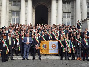 bandiera-arancione-ai-borghi-eccellenti-dellentroterra-toscano