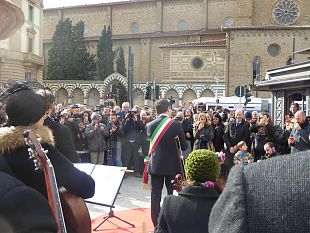 tramvia-festa-de-lunita-ditalia-il-primo-viaggio-al-fuso-orario-di-santa-maria-novella