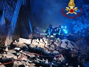 esplosione-ad-arezzo-casa-distrutta