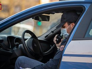 passeggeri-di-un-treno-individuano-un-pusher