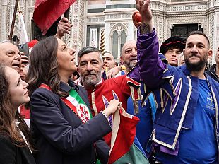 sorteggio-calcio-storico-bianchi-verdi-e-azzurri-rossi