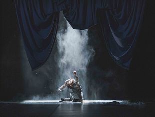 teatro-del-maggio-arriva-la-cenerentola-contemporanea-di-jiri-bubenicek
