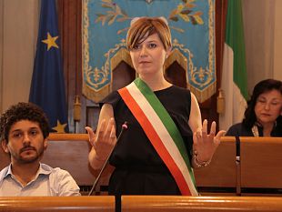 empoli-brenda-barnini-giura-saro-il-sindaco-dei-cittadini-e-della-citta