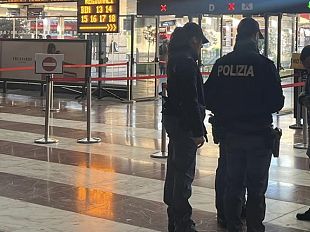 polizia-servizio-speciale-in-zona-stazione-di-santa-maria-novella