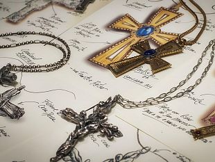 larte-della-bottega-orafa-paolo-penko-nel-film-conclave