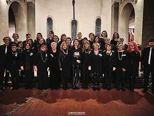 l-light-gospel-choir-di-letizia-dei-in-concerto-per-latt