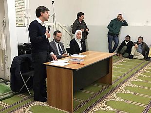 la-moschea-tiene-ancora-il-banco-della-politica