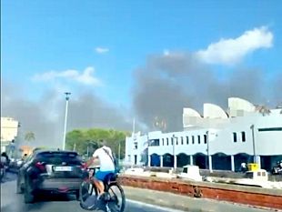 incendio-in-darsena-a-viareggio-alcune-immagini