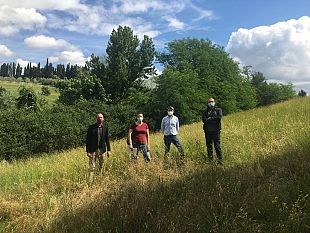 a-lezione-di-api-e-biodiversita-nei-giardini-di-bagno-a-ripoli-arrivano-gli-alveari