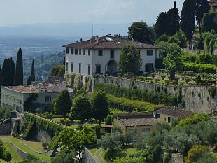 primavera-tempo-di-scoprire-i-giardini-delle-ville-fiesolane
