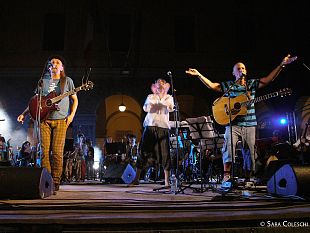 b308062307-arezzo-erriquez-e-finaz-bandabardo-in-piazza-san-domenico
