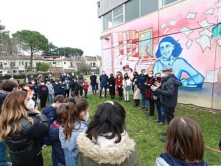 florence-lart-de-rue-rend-hommage-a-anne-frank