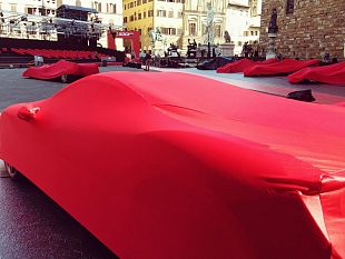 festa-ferrari-ecco-i-bolidi-rossi-in-piazza-signoria