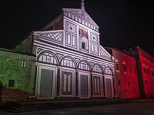led-e-show-coloratiper-la-basilica-di-san-miniato-al-monte