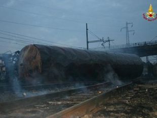 a907092049-esplosione-viareggio-con-sara-le-vittime-salgono-a-23