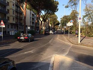 cede-la-carreggiata-traffico-sul-lungarno-in-uscita-da-firenze