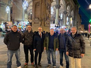 natale-accese-le-luci-al-mercato-del-porcellino