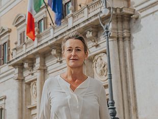 bergamini-felice-per-il-ritorno-in-senato-del-presidente-berlusconi