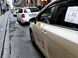 taxi-clamorosa-protwtza-in-centro-a-firenze