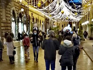 effetto-arancione-piu-gente-a-firenze-nelle-strade-dello-shopping